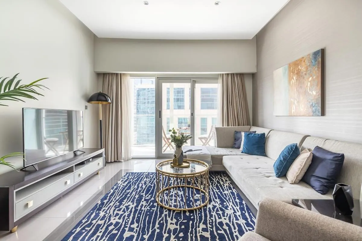 Frank Porter - Damac Majestine Apartment Dubai