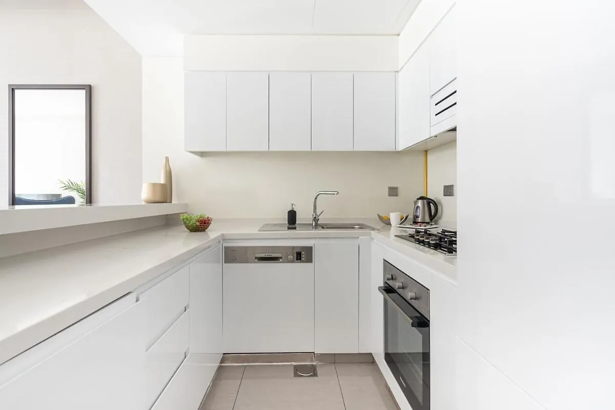 Frank Porter - Damac Majestine Apartment Dubai United Arab Emirates